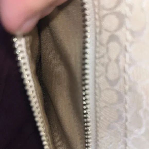 COACH White Sand Mn Signature E/W Sft Duffle 10945 Orig $268 - Picture 7 of 16